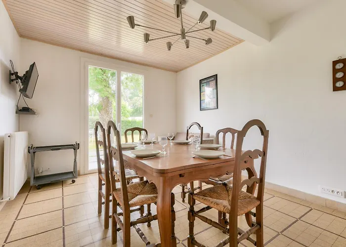 Prázdninový dům Maison De Familiale Proche De La *