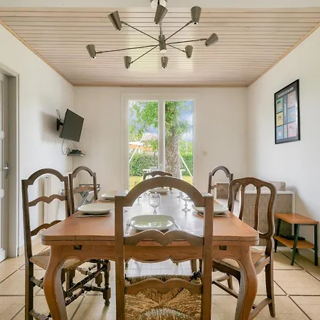 Holiday home Maison De Familiale Proche De La Andernos-les-Bains